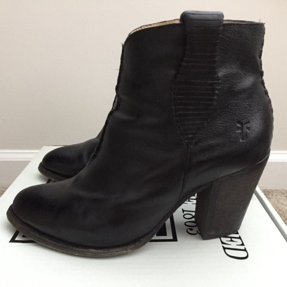 Frye Ilana Whipstitch Short Ankle Boot Bootie Black Leather Women’s Size US 8